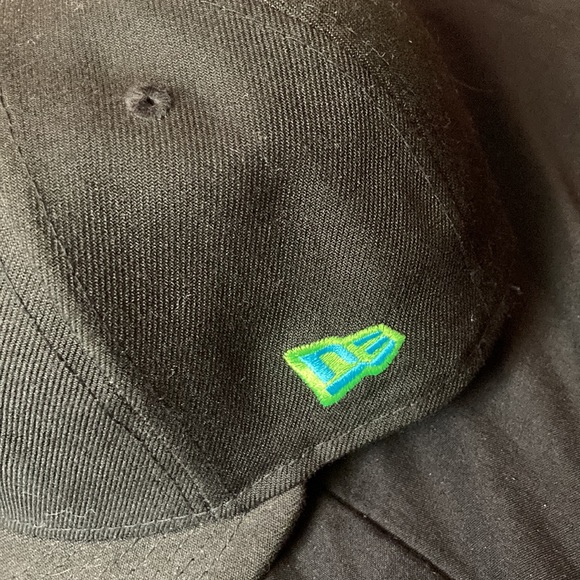 As hat - Picture 4 of 5